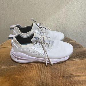 Clove white nursing shoes size 7